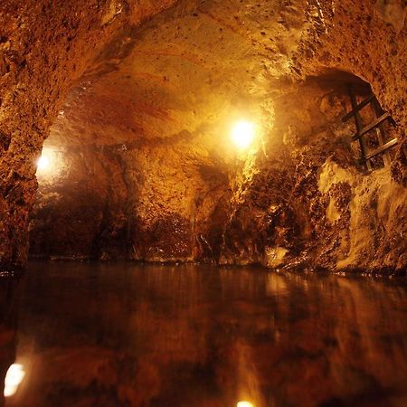Kurokawa Onsen Yama No Yado Shinmeikan มินามิโอกุนิ ภายนอก รูปภาพ
