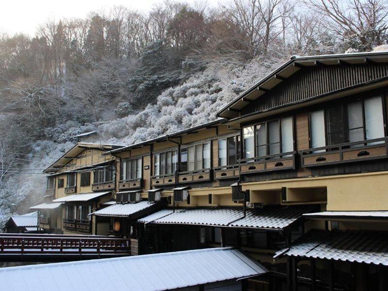 Kurokawa Onsen Yama No Yado Shinmeikan มินามิโอกุนิ ภายนอก รูปภาพ