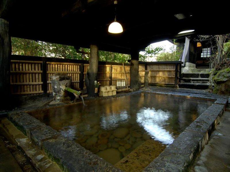 Kurokawa Onsen Yama No Yado Shinmeikan มินามิโอกุนิ ภายนอก รูปภาพ