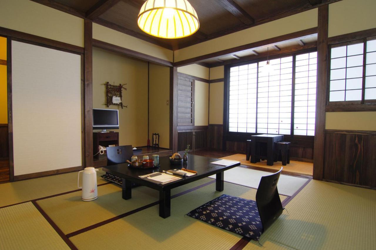 Kurokawa Onsen Yama No Yado Shinmeikan มินามิโอกุนิ ภายนอก รูปภาพ